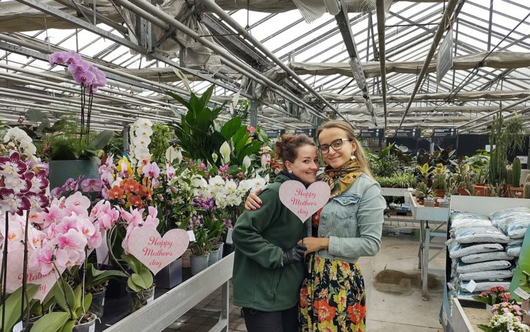 La belle histoire d’Albenita, ancienne hôtesse de l’air, qui a repris «Les Floralies Saint-Jean» à Wanze